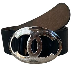 AUNTHENTIC CHANEL black Leather Belt Selling As Is